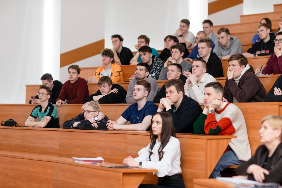 Студенты УГТУ встретились с представителями ЗАО «УЭМЗ» | 16.05.2024 | Ухта  - БезФормата